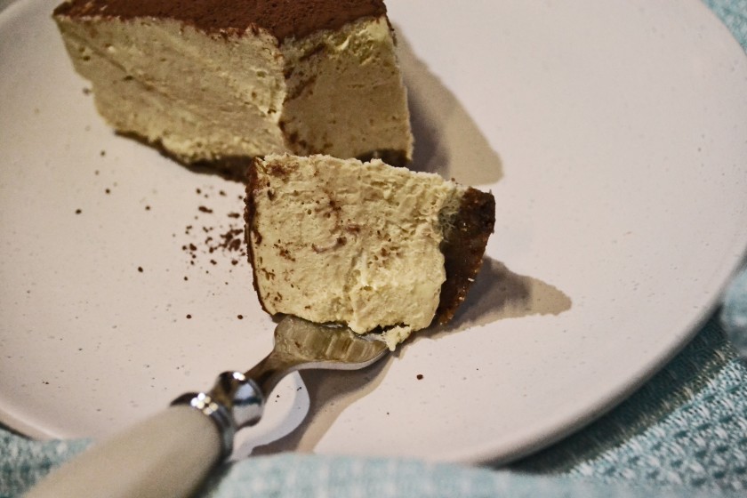 A creamy no bake cheesecake with a coffee flavour and walnut base